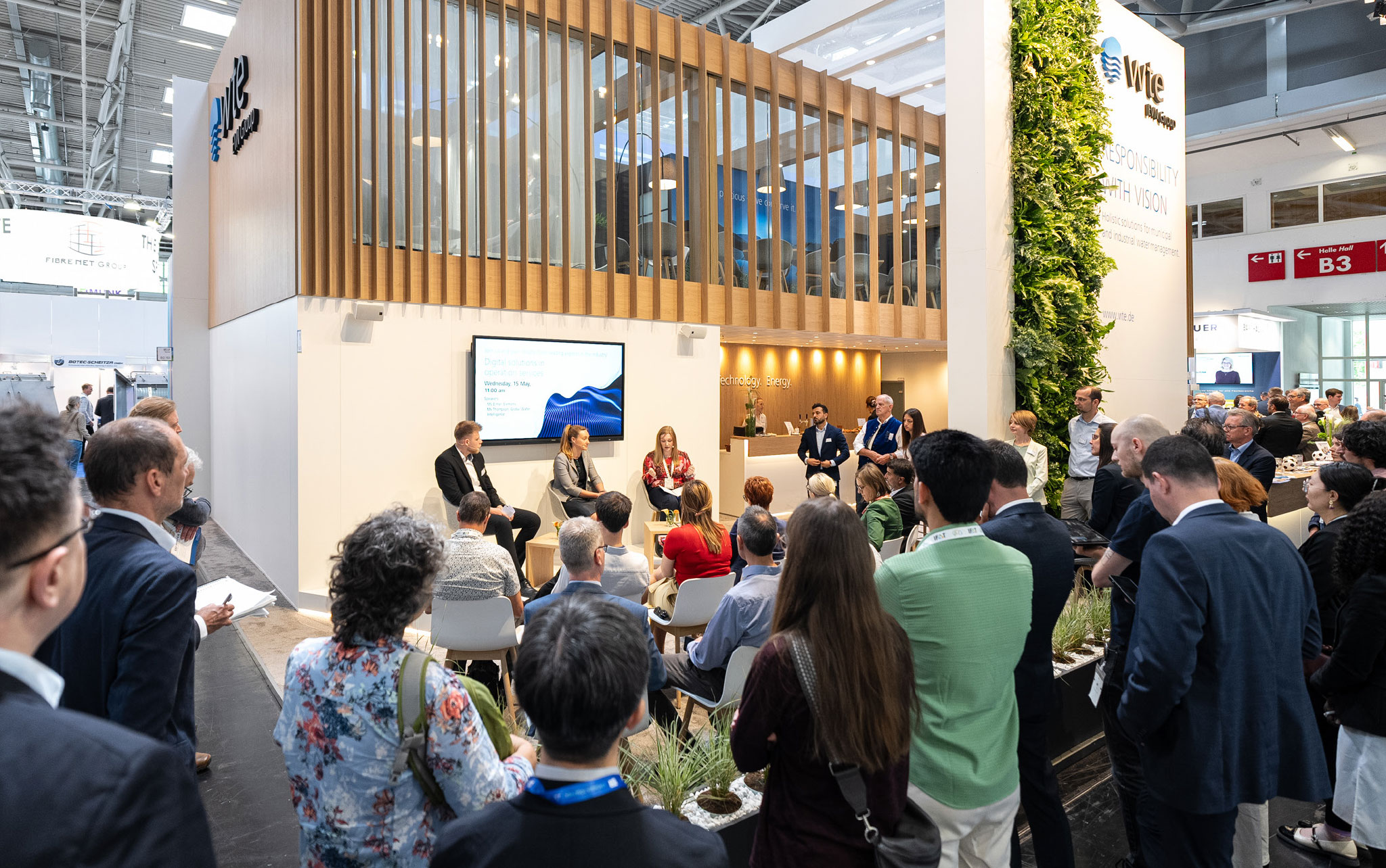 Podiumsdiskussion am WTE Messestand auf der IFAT 2024