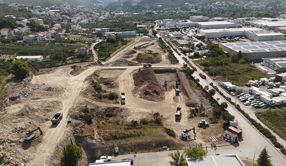 Das Baustellengelände der neuen Kläranlage